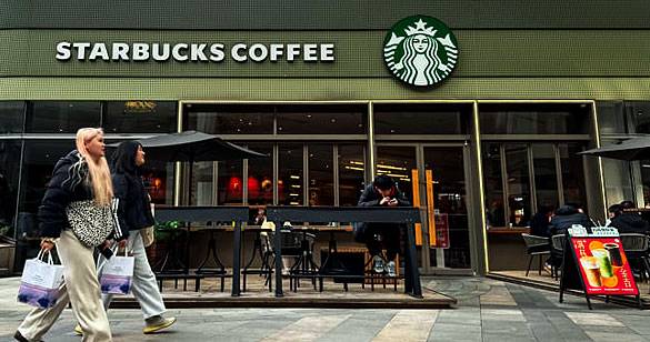 चीन में अपने कारोबार का 60 फ़ीसदी हिस्सा बेच रही है मशहूर कॉफ़ी चेन स्टारबक्स