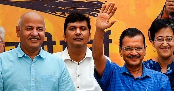 AAP में बड़ा फेरबदल, सौरभ भारद्वाज और मनीष सिसोदिया को सौंपी नई जिम्मेदारी