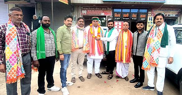 संत प्रेमानंद महाराज से म‍िले भारतीय किसान यूनियन सुनील के राष्ट्रीय अध्यक्ष सुनील चौधरी