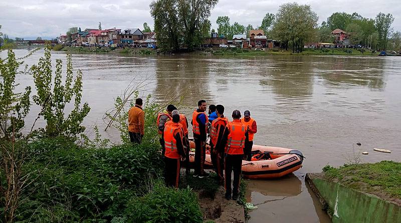 जम्मू-कश्मीर: झेलम में नाव पलटने से 4 लोगों की मौत, 3 अस्पताल में भर्ती