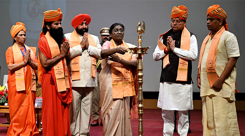 पतंजलि विवि के दीक्षांत समारोह में राष्‍ट्रपति ने कहा, विकसित भारत का सपना और सर्व मंगल की कामना हमारी सांस्कृतिक पहचान