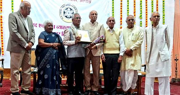 डॉ. कृष्णगोपाल मिश्र पौराणिक आख्यायिका पुरस्कार से सम्मानित